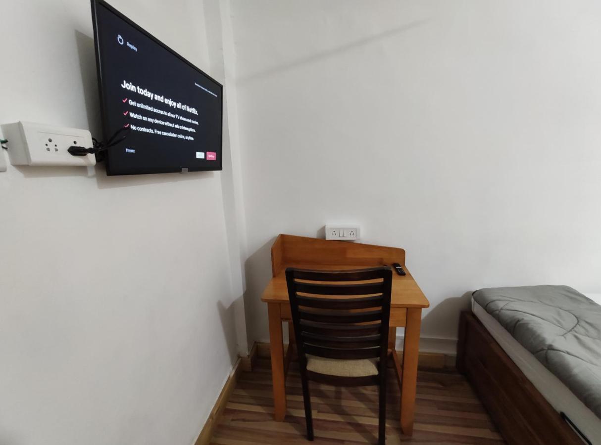 Hoshtel99 - Prime - Stay, Cowork And Cafe プネ エクステリア 写真