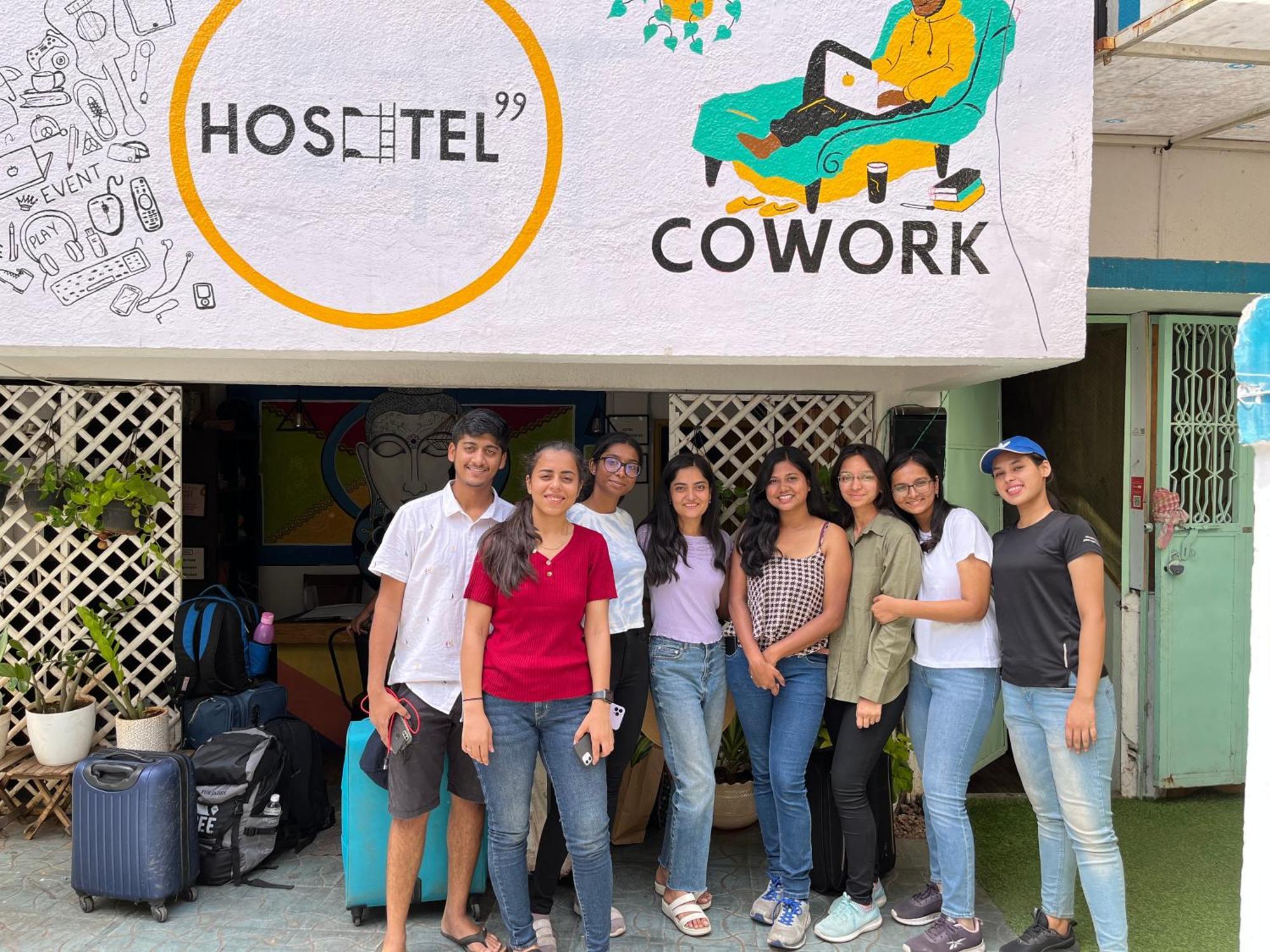 Hoshtel99 - Prime - Stay, Cowork And Cafe プネ エクステリア 写真