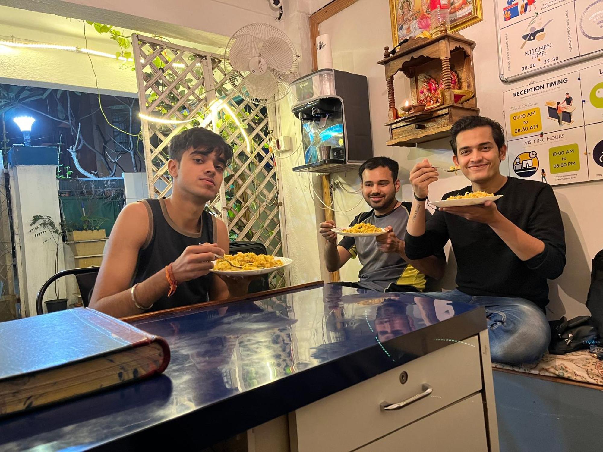 Hoshtel99 - Prime - Stay, Cowork And Cafe プネ エクステリア 写真