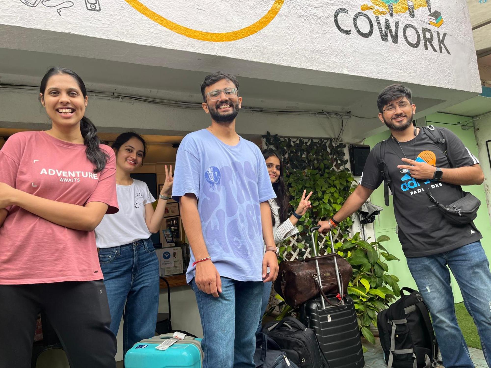 Hoshtel99 - Prime - Stay, Cowork And Cafe プネ エクステリア 写真