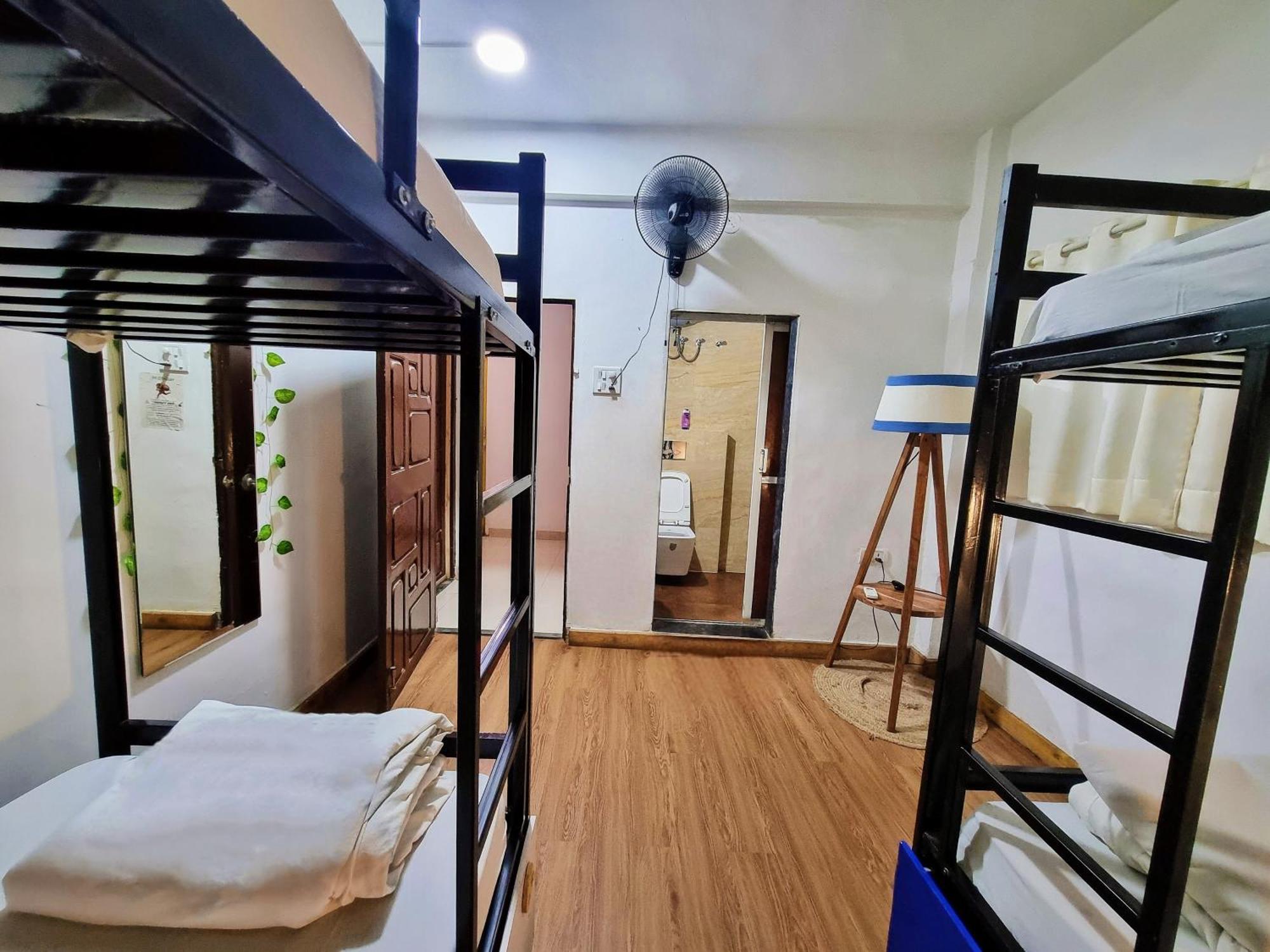 Hoshtel99 - Prime - Stay, Cowork And Cafe プネ エクステリア 写真